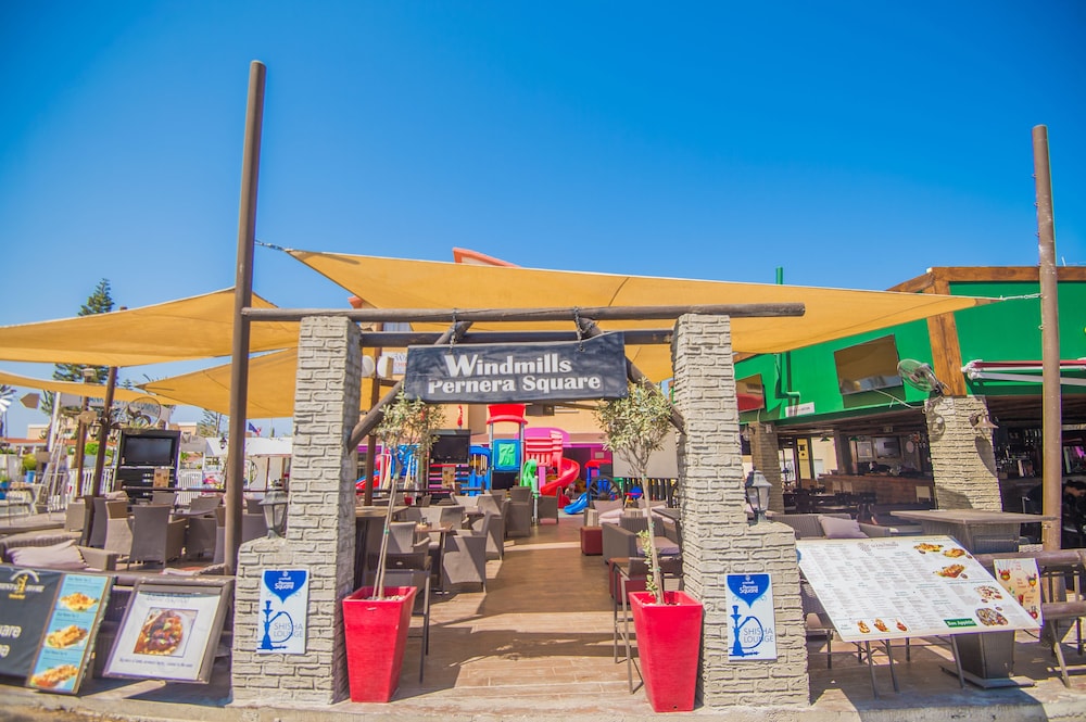 Windmills Hotel Apartments 52/61