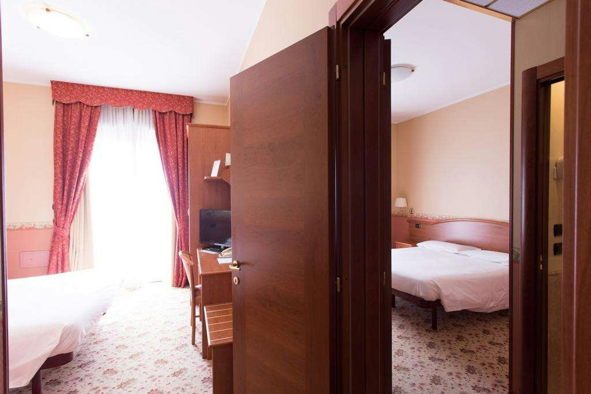 Vald Hotel 25/68
