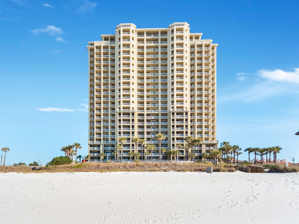 Grand Panama Beach Resort by Emerald View Resorts 6/77