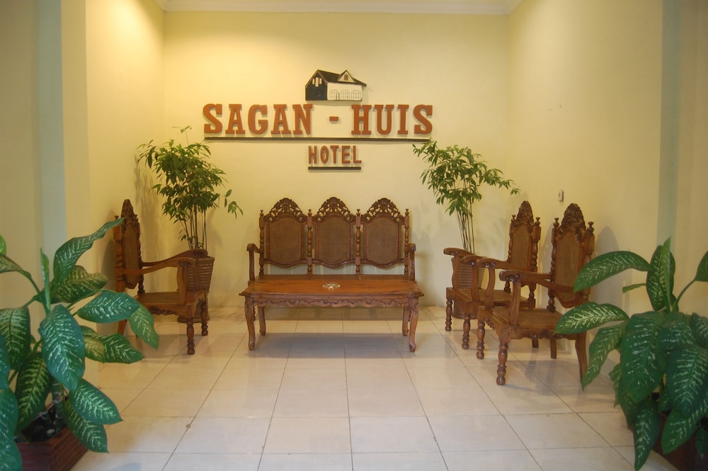 Sagan Huis Hotel 33/45