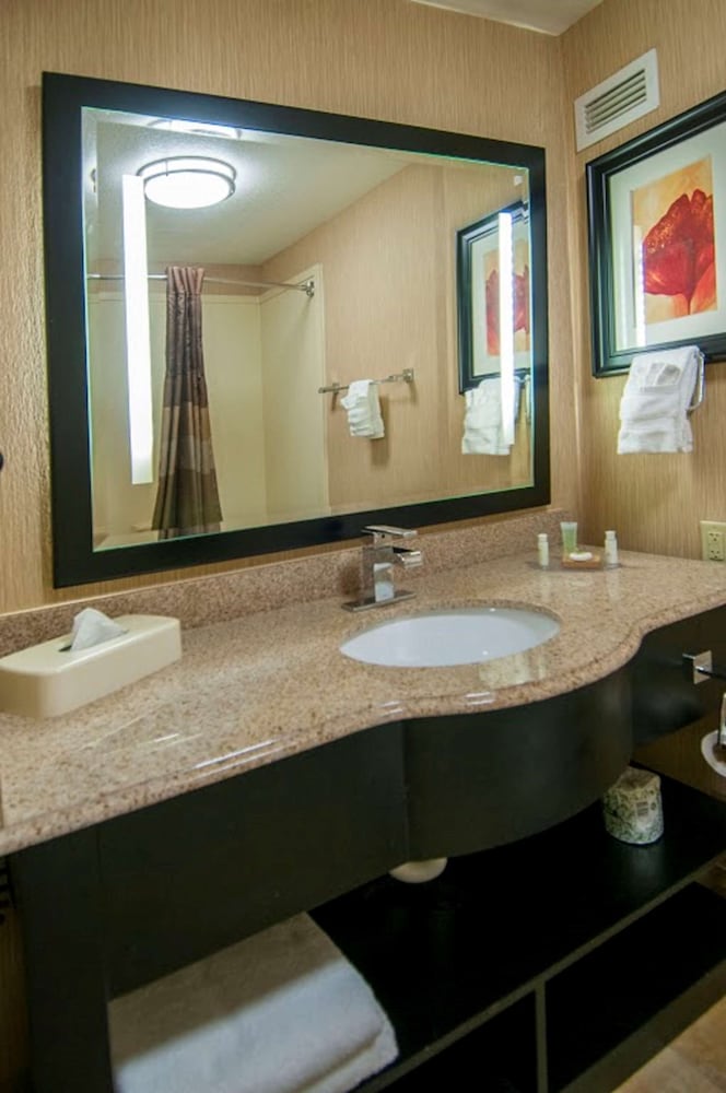 Best Western Plus JFK Inn & Suites 8/49