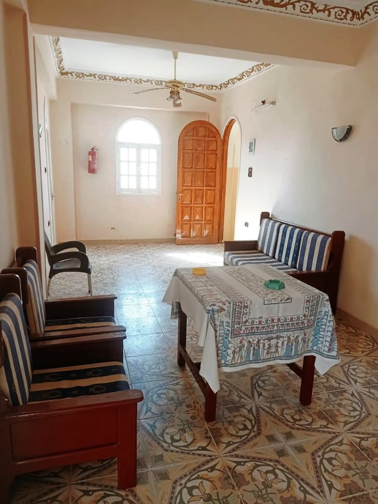 Amenophis Hotel 18/50