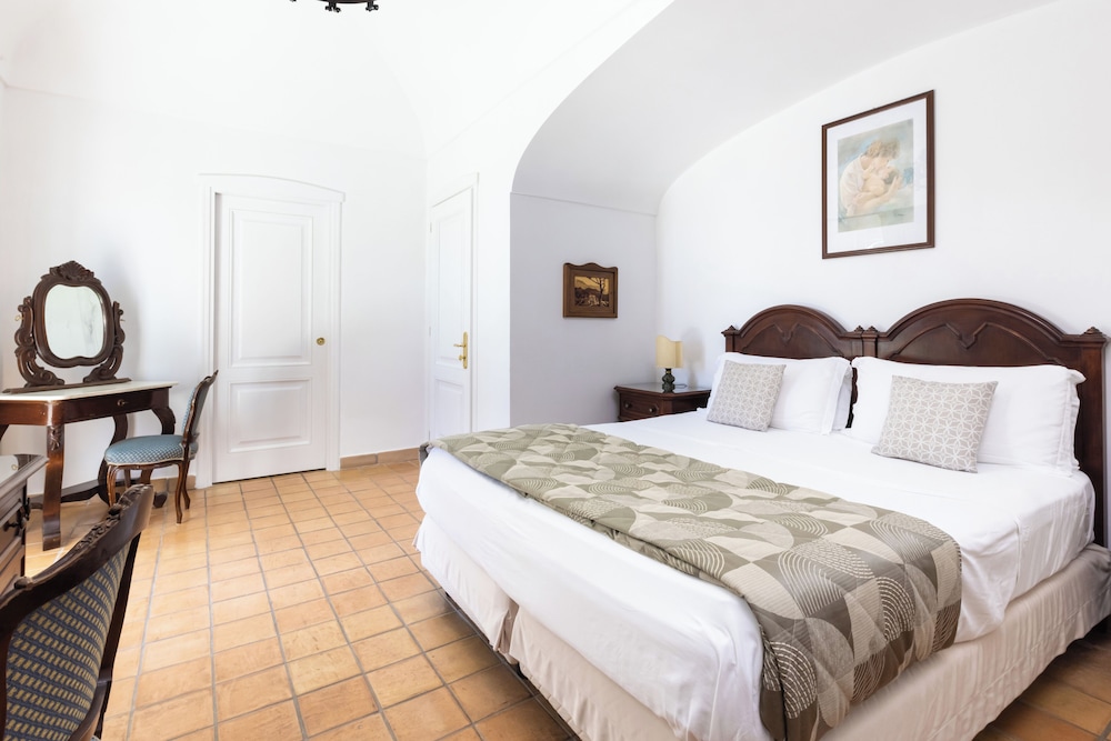 ROOM, DOUBLE BED, BALCONY