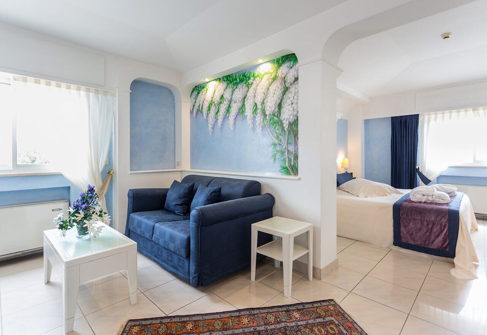 Hotel Lunariccione 24/36