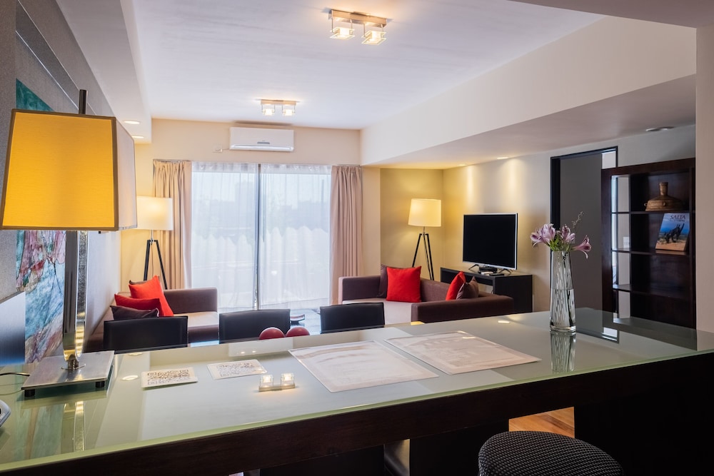 Urban Suites Recoleta Boutique Hotel 72/77