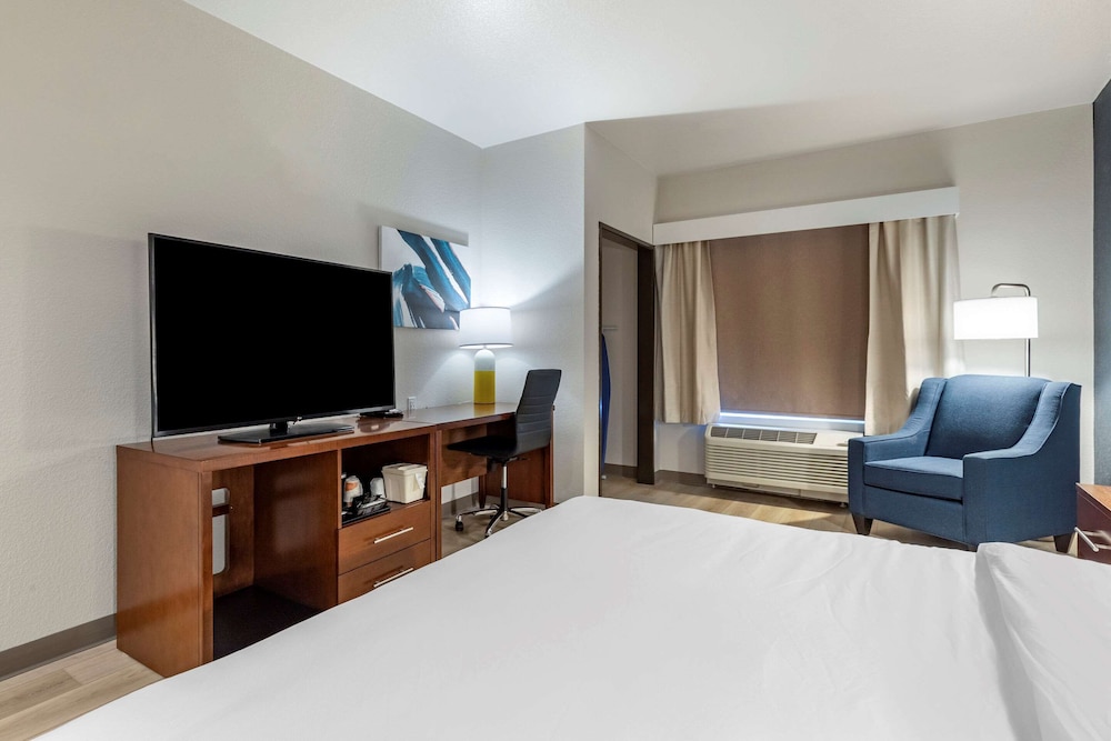 ROOM, KING BED