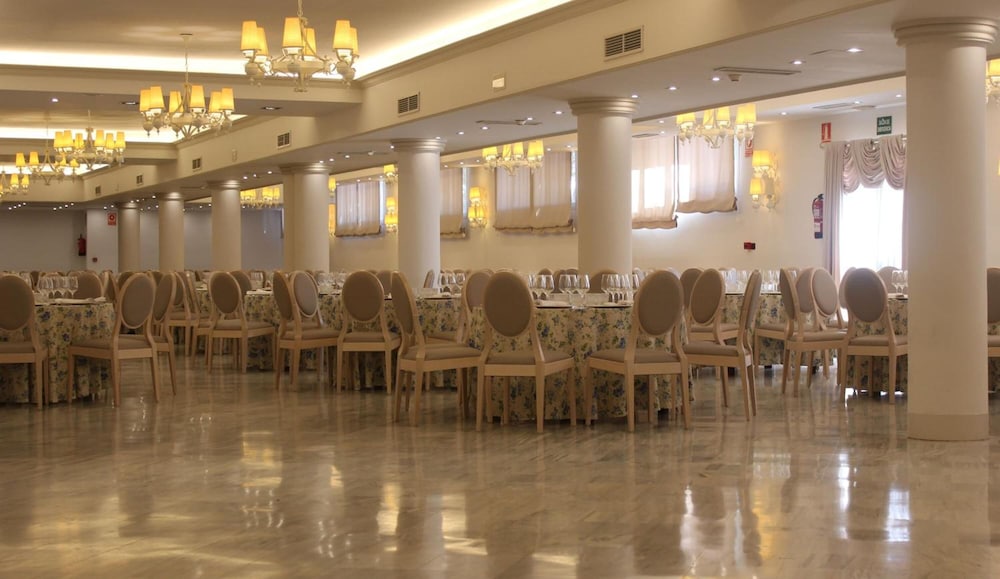 Hotel Reyes Ziries 49/63
