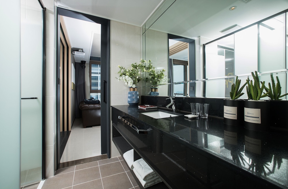 Utop Boutique Hotel and Residence 46/50