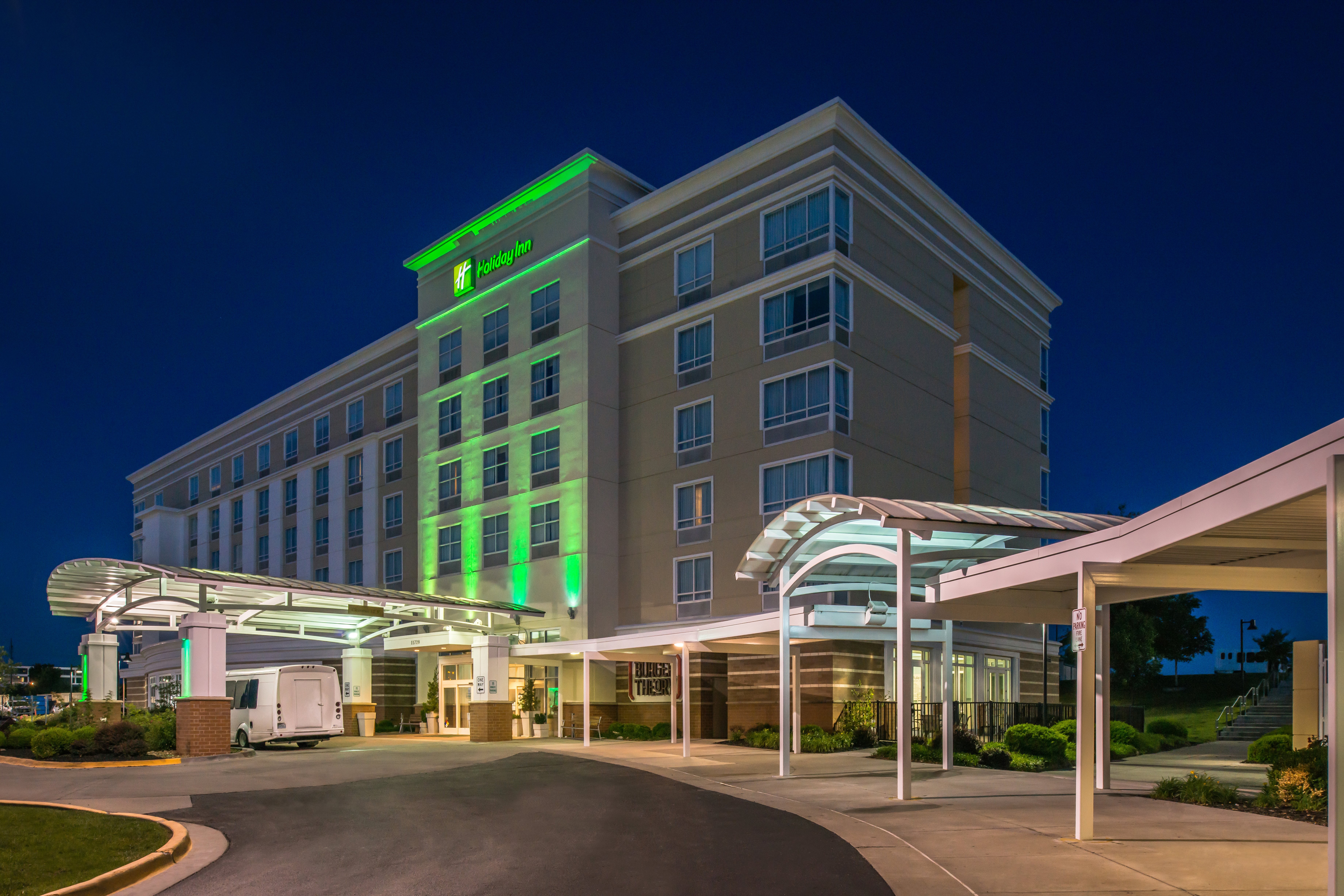 Holiday Inn Kansas City Airport 2/42