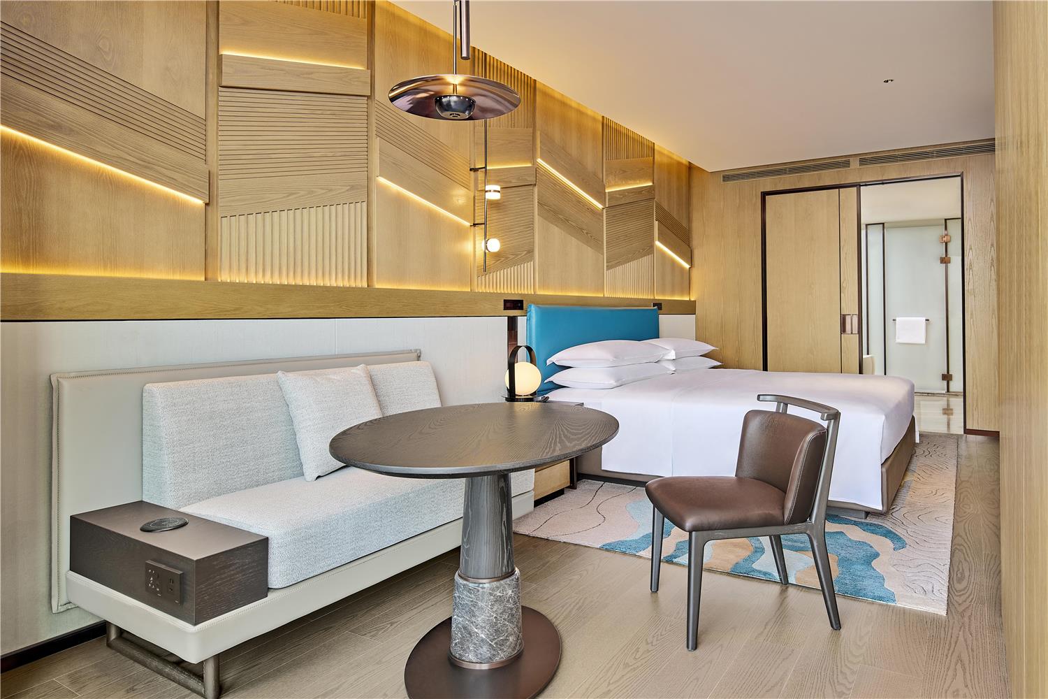 Inso Hotel Chongqing, Curio Collection by Hilton 35/57