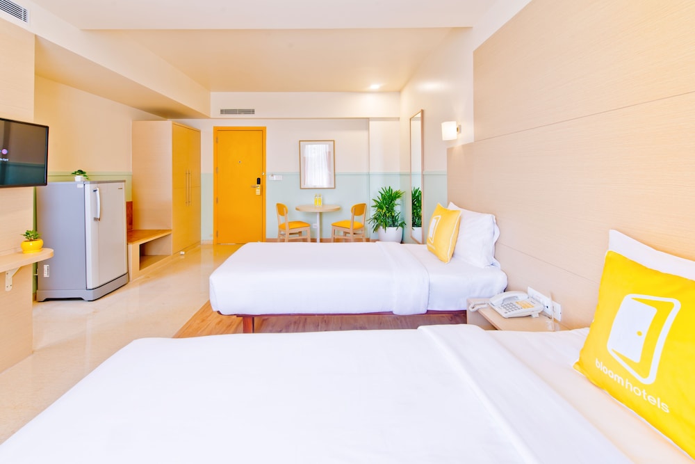 DELUXE, SUITE, TWIN BEDS