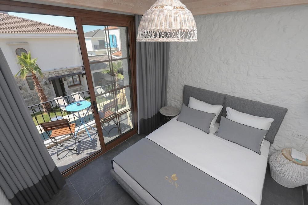 Avalon Boutique Hotel & Suites 14/59
