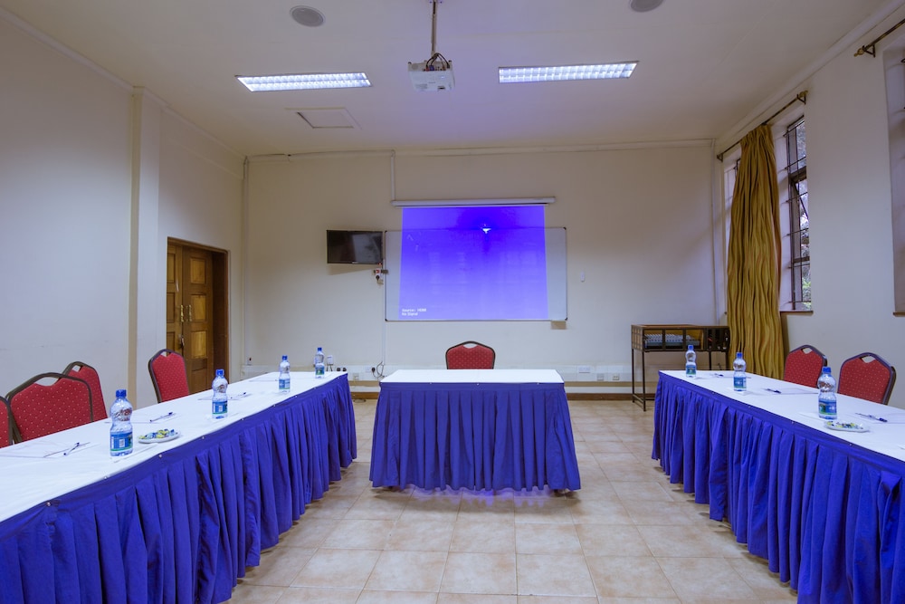 Chak Guest House & Conference Centre 19/22