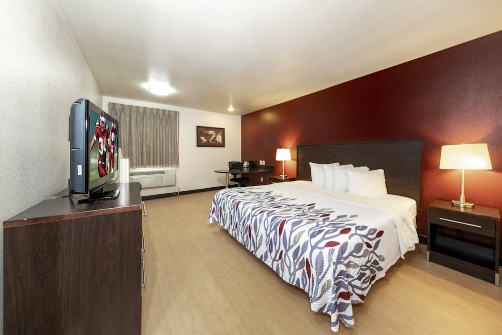 Red Roof Inn St Robert - Ft Leonard Wood 24/54