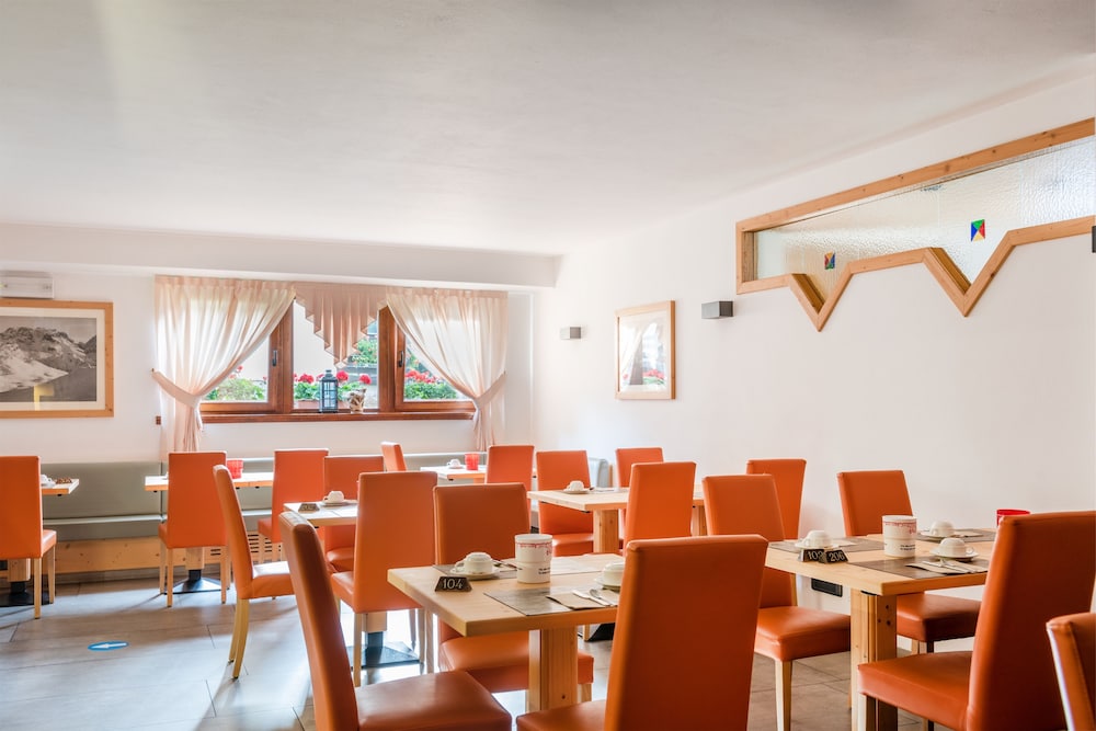 Alpina Hotel 53/68