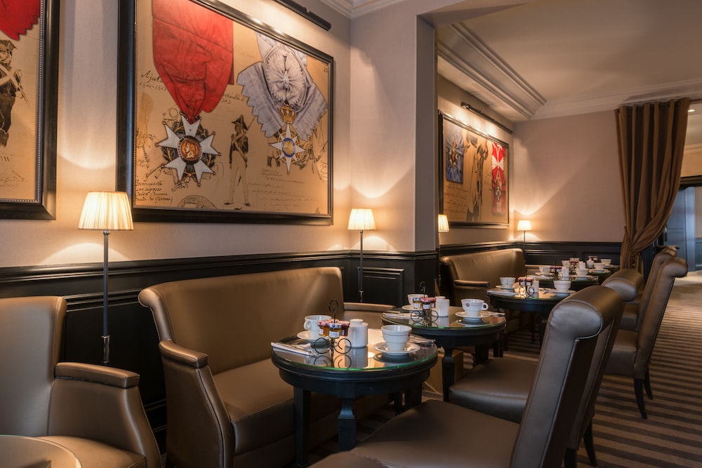 Hotel Saint Cyr Etoile 50/65