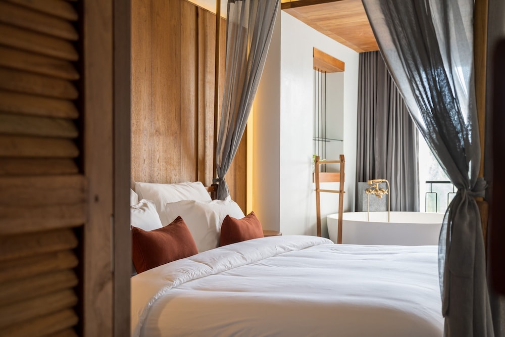 Type A, Deluxe, King Bed, Bathtub، Hotel Gahn - SHA Plus 4/7