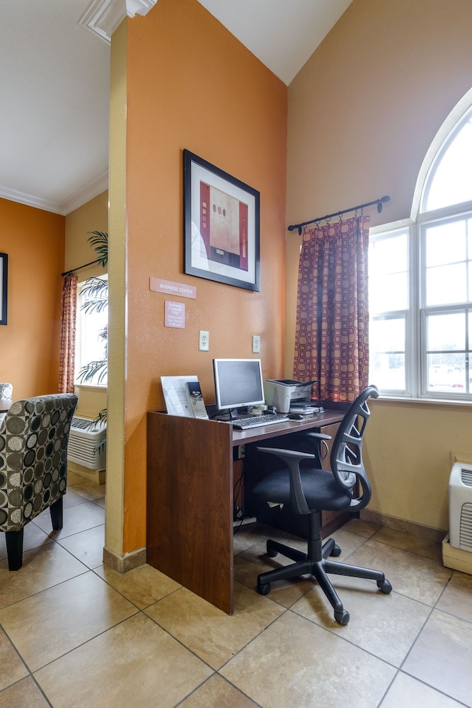 Microtel Inn Suites By Wyndham Greenville University Med 32/44