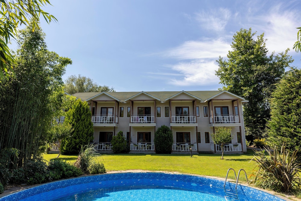 Village Park Resort & Spa photo 2
