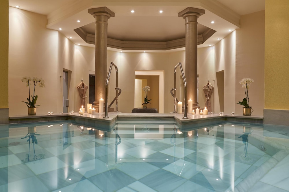 swimming pool spa