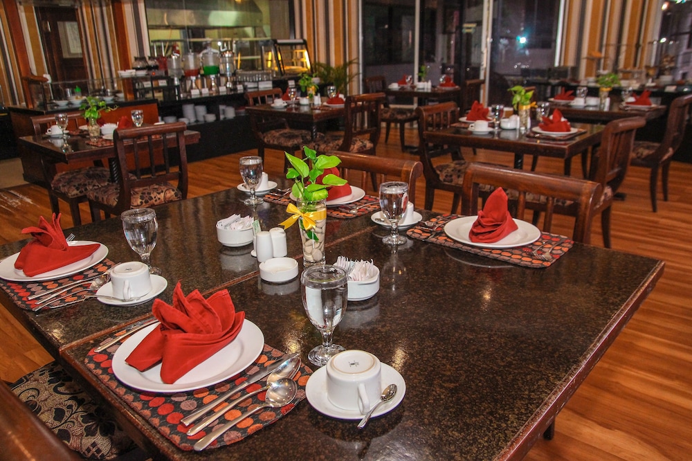 Grand Q Hotel Gorontalo 31/46