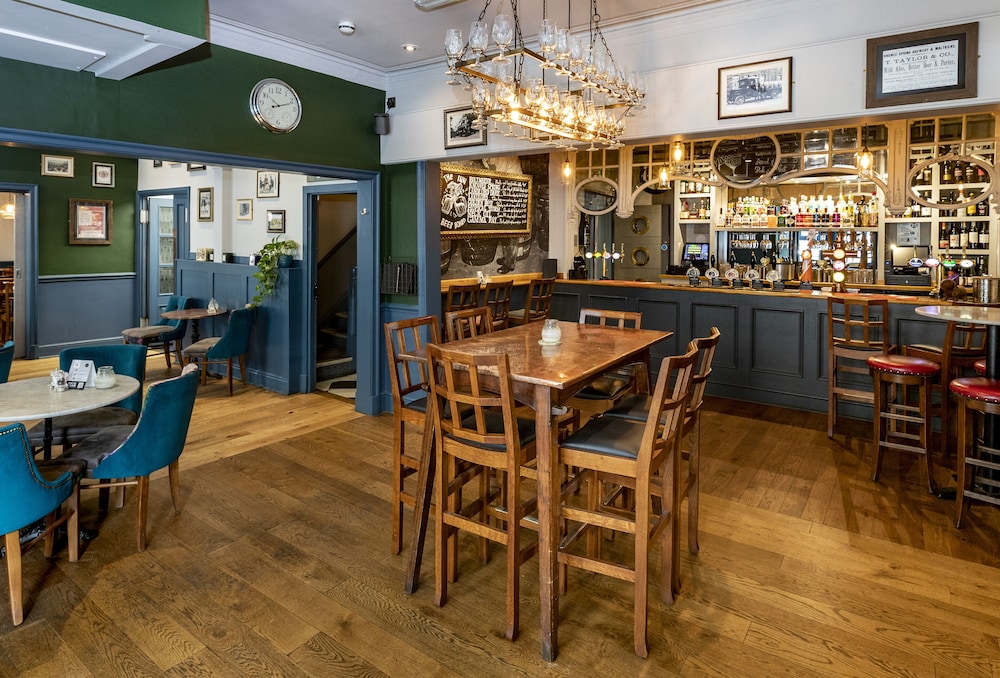 Inn at Cheltenham Parade 33/42