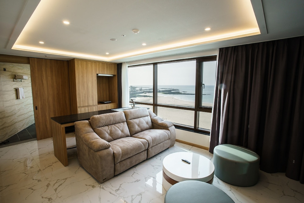 Utop Ubless Hotel Jeju 29/50