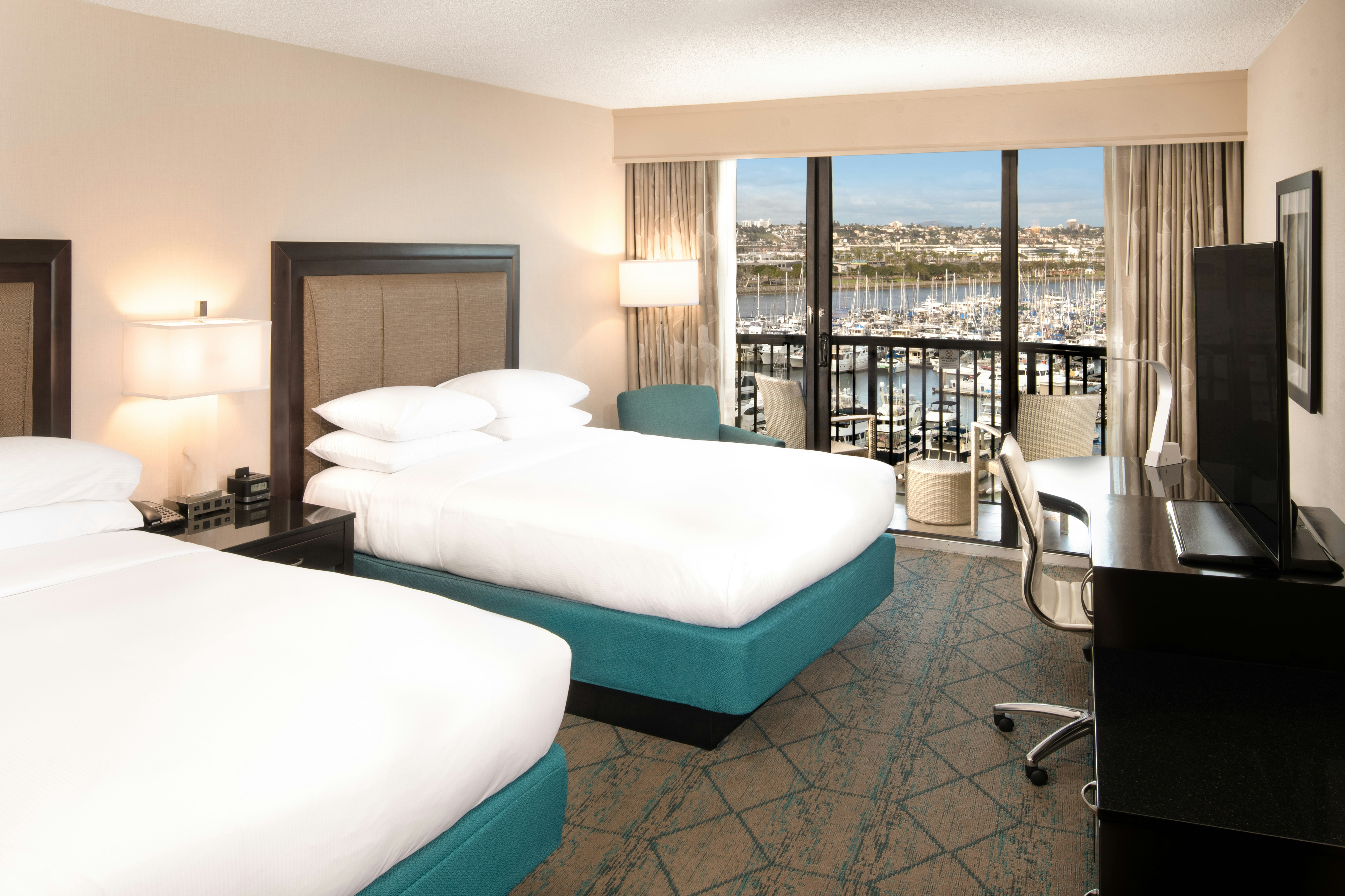 Room, 2 Queen Beds, Marina View, Superior Floor