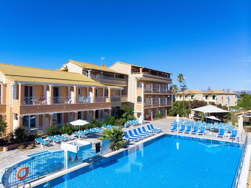 Kavos Plaza Hotel in Lefkimmi