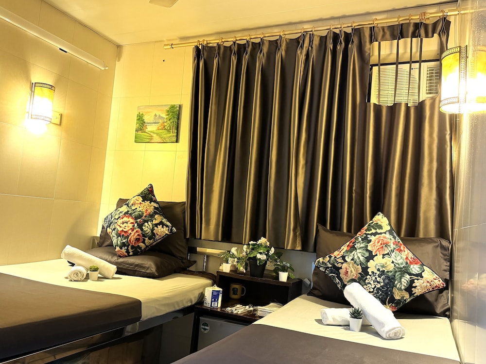 International Inn 25/30
