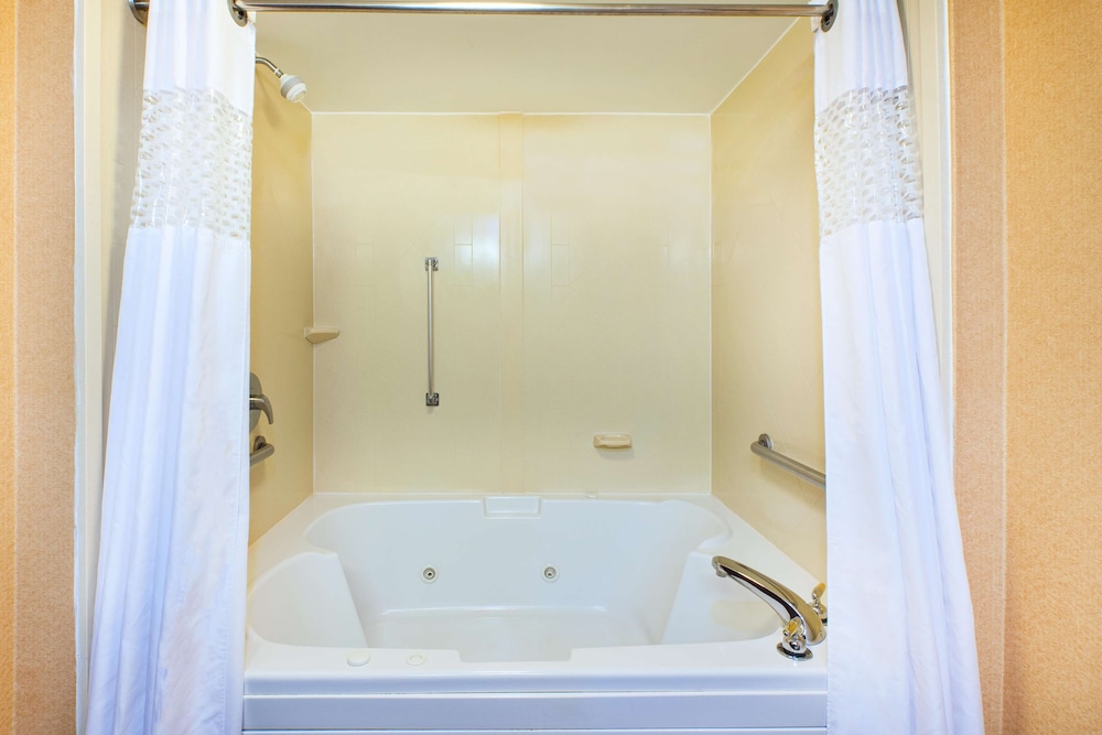 Hampton Inn Marietta 21/58