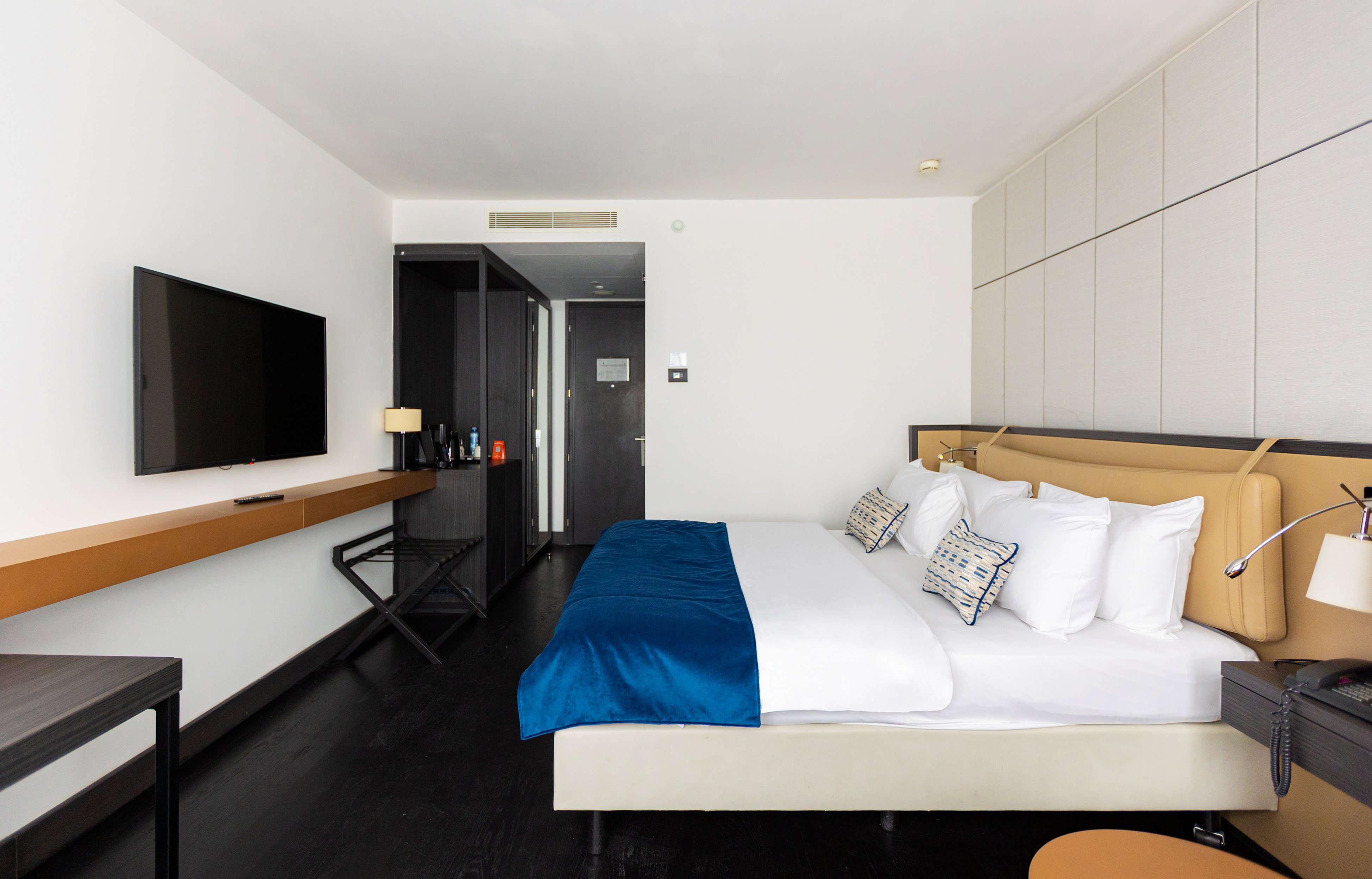 Crowne Plaza Belgrade 23/85