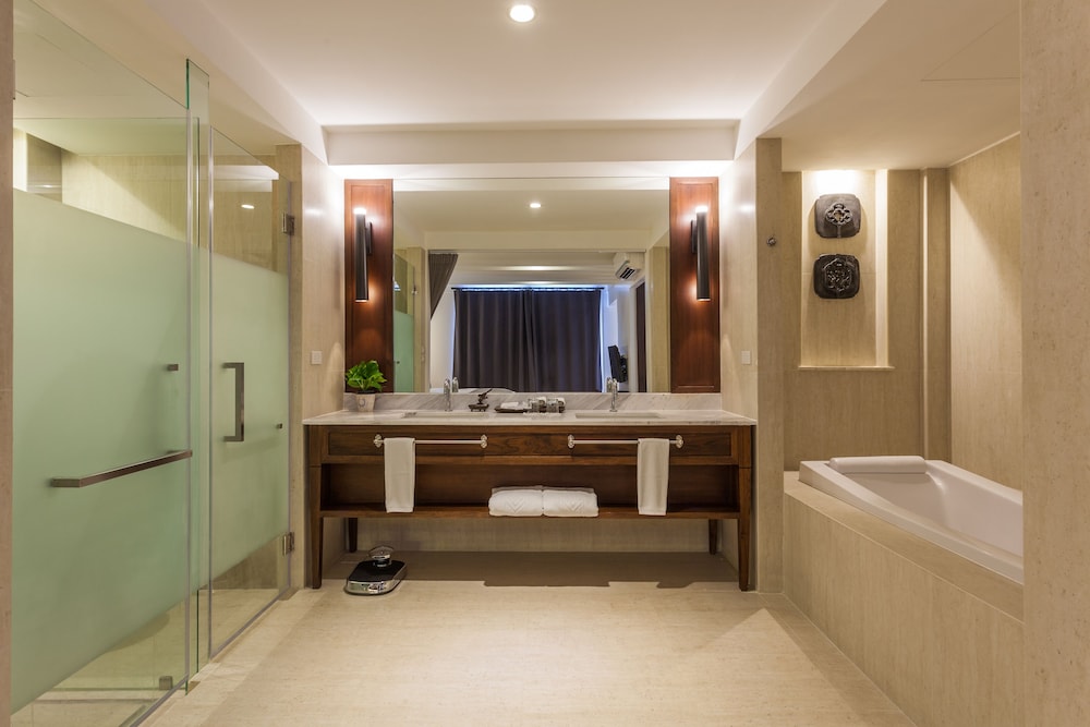 Marine Beach Hotel Pattaya 38/40
