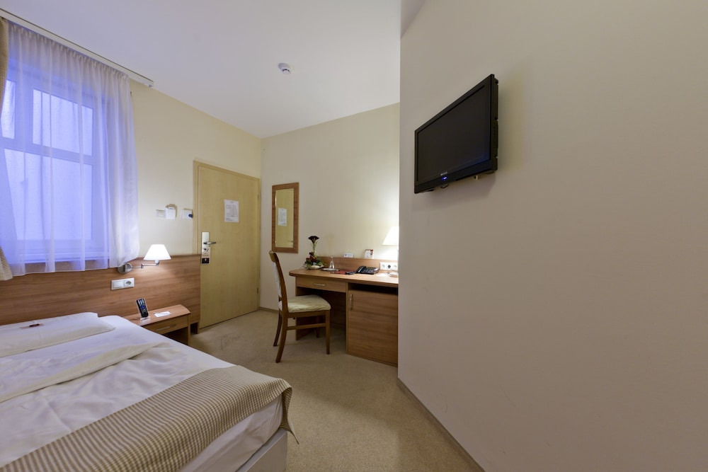 CIVITAS BOUTIQUE HOTEL 15/79