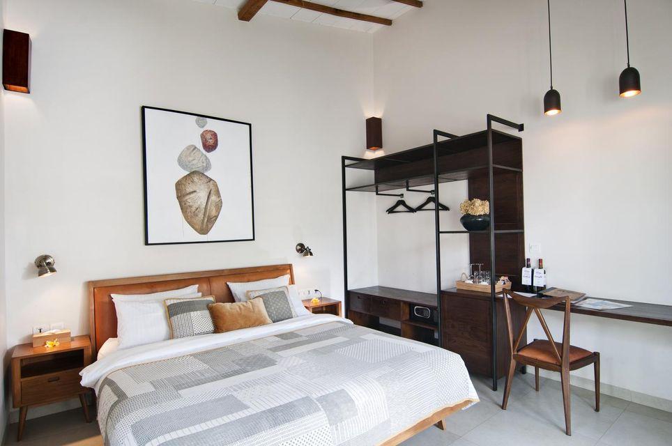 1 Bedroom, Studio, Villa