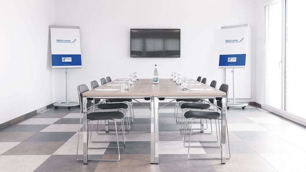 Holiday Inn Express Luzern-Neuenkirch 54/65