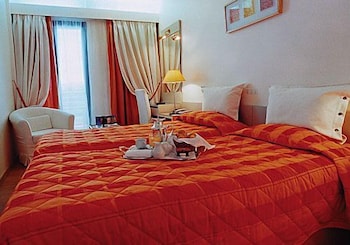 The Park Hotel Piraeus 12/28