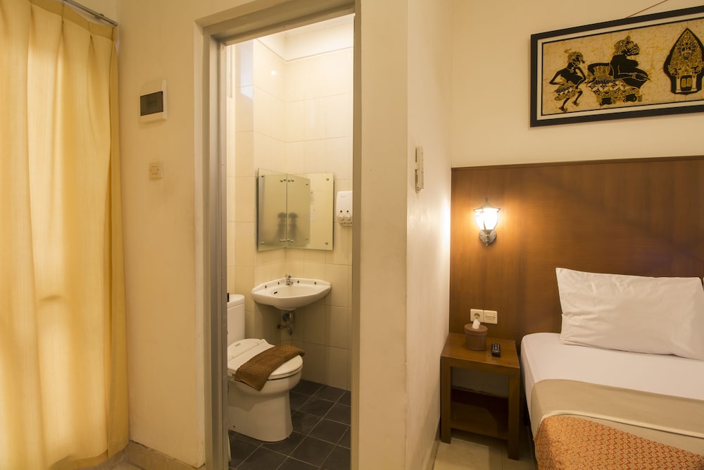 Hotel Poncowinatan - Tugu 17/21