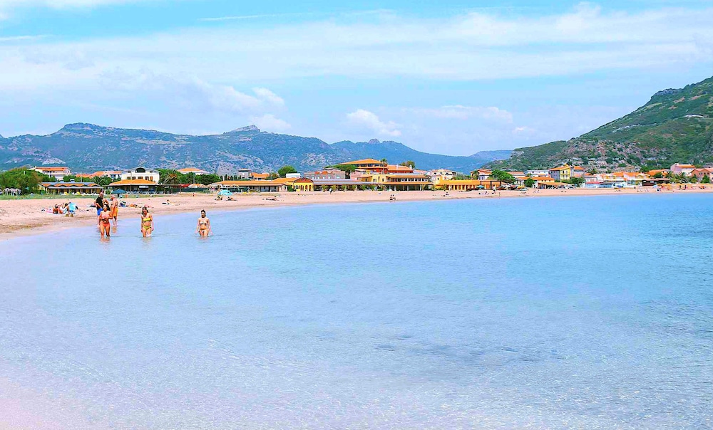 Club Malaspina Hotel and Resort 45/54