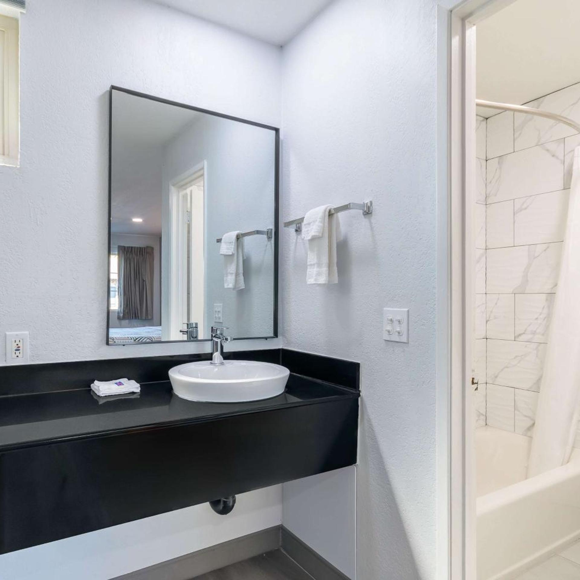 غرفة بسرير كينج، Motel6 Willows, CA 5/6
