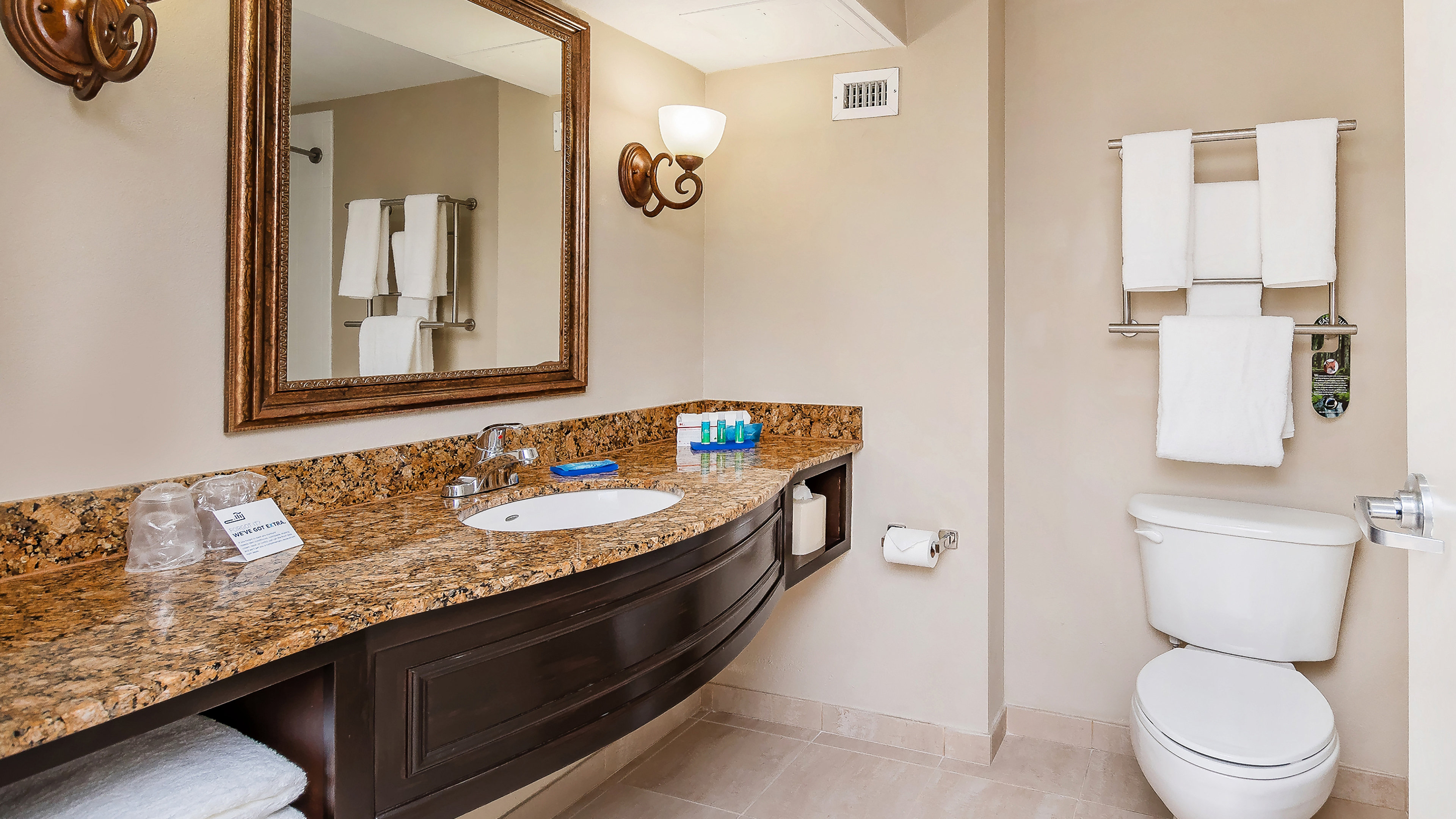 Holiday Inn Express and Suites Kendall 77/77