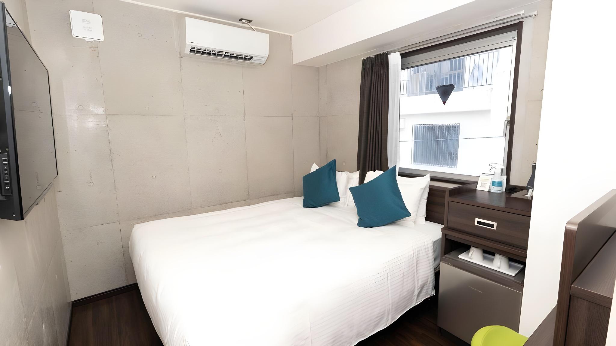 Universal, Double Bed