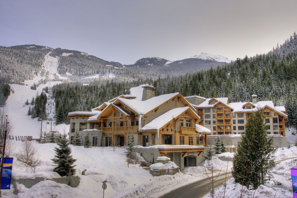 First Tracks Lodge 8/51