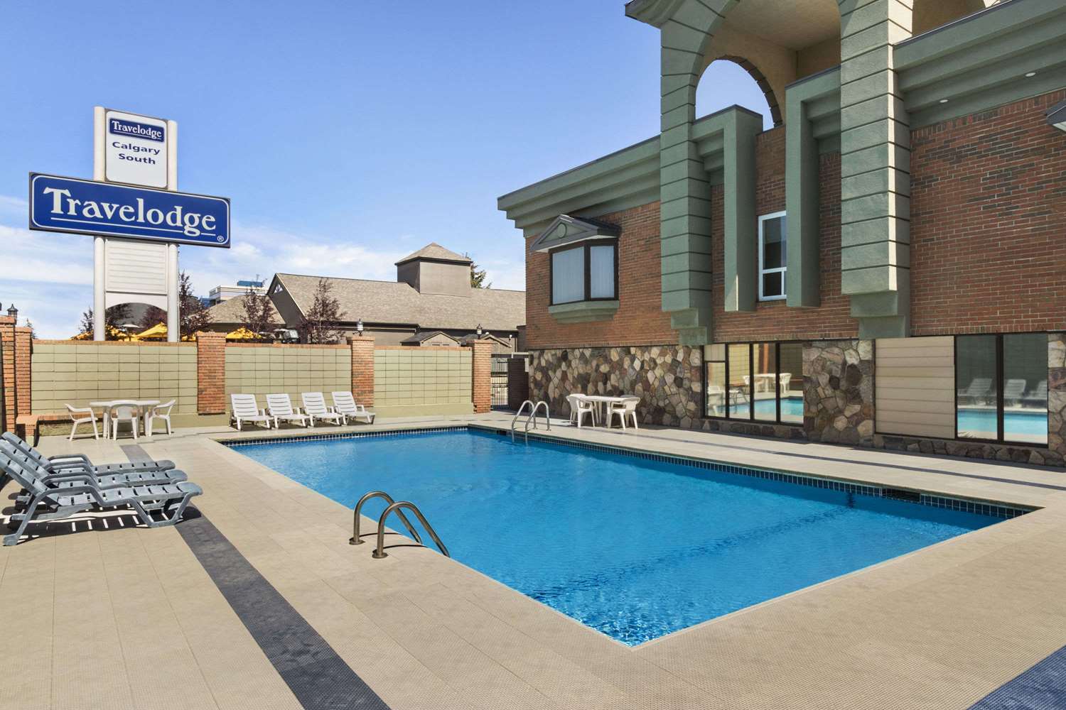 Travelodge by Wyndham Calgary South 58/63