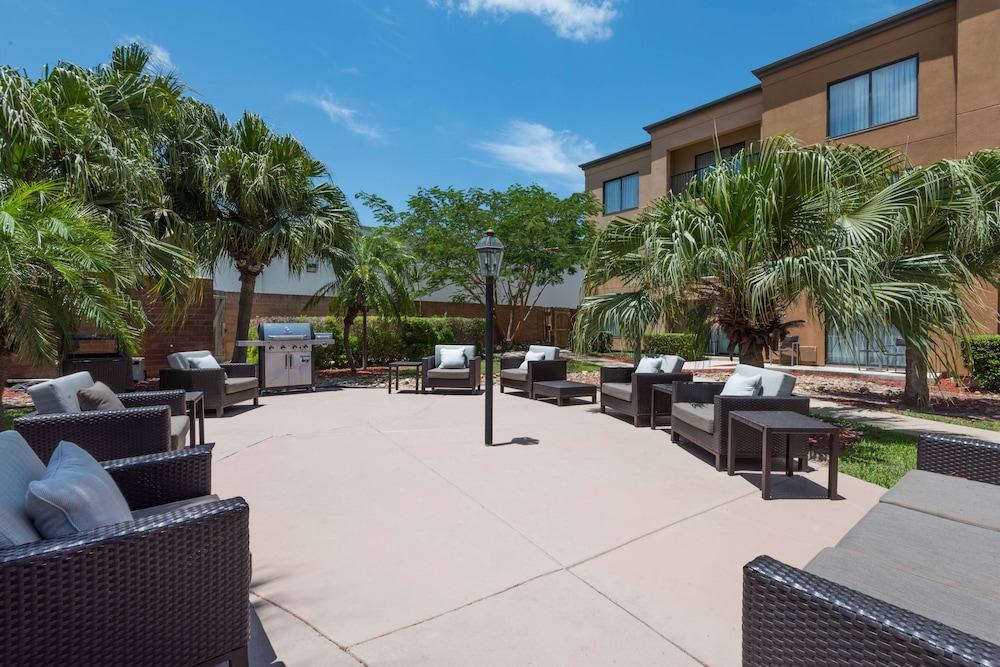 Courtyard Harlingen 4/36