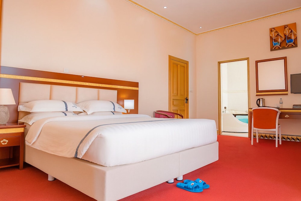 Dove Hotel 17/49