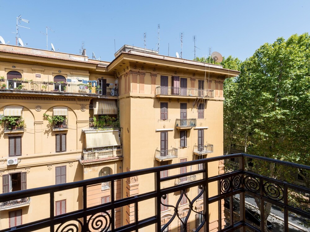 RSH Vatican Comfortable Sunny Apartment 3/34