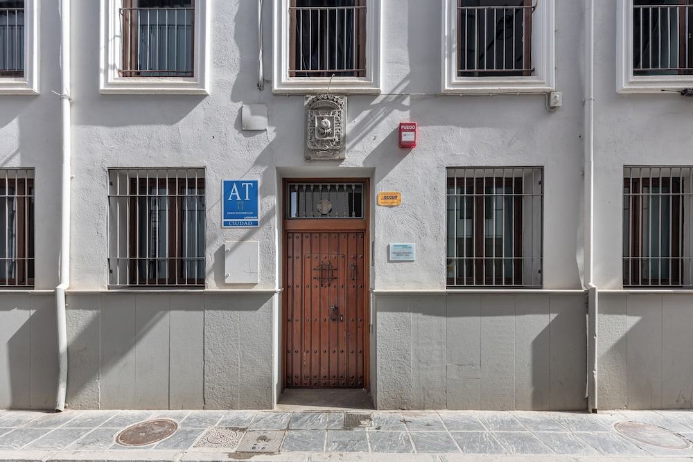 APARTAMENTOS 3000 REALEJO GRANADA CENTRO 3/40