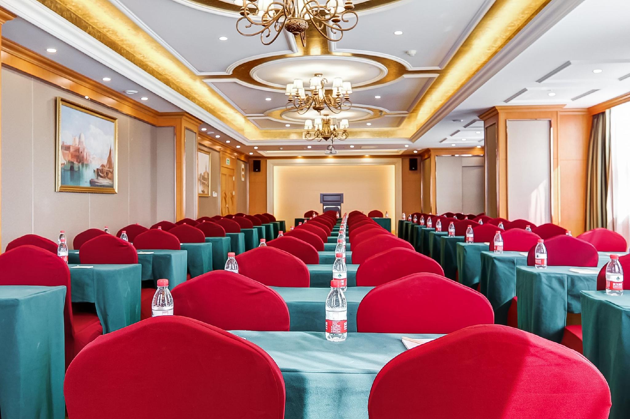 Vienna Hotel (Rugao Bus Station) 28/34