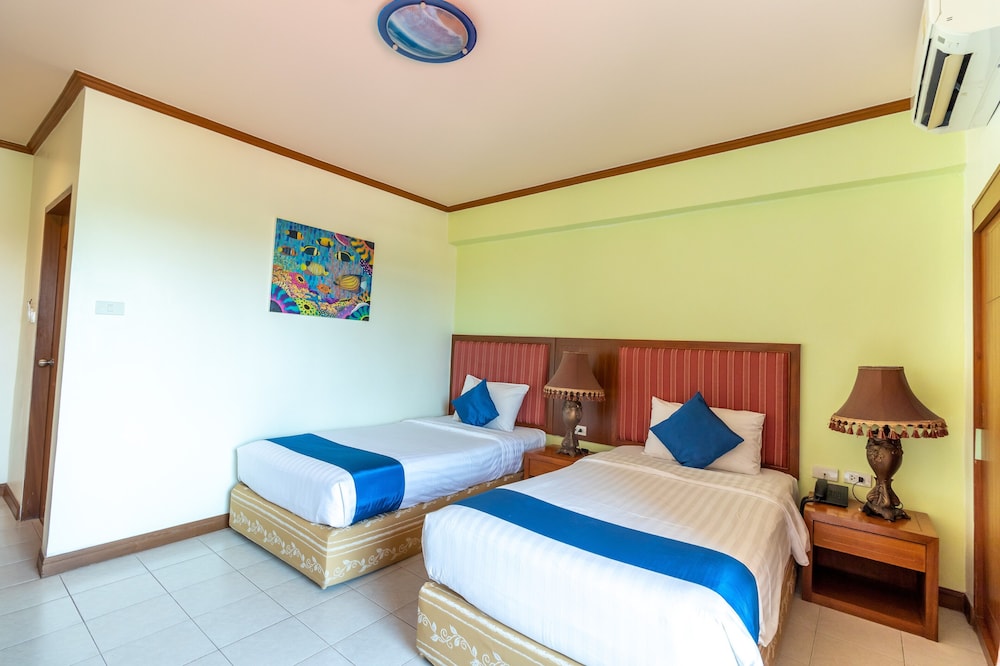 Thipurai Beach Hotel 10/50